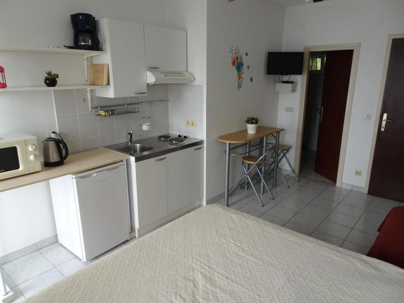 Apartments Mari Крило Экстерьер фото